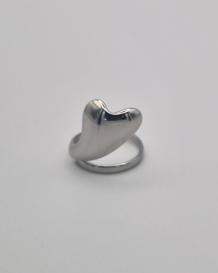 ANILLO AJUSTABLE CORAZÓN ANCHO - ACERO INOXIDABLE