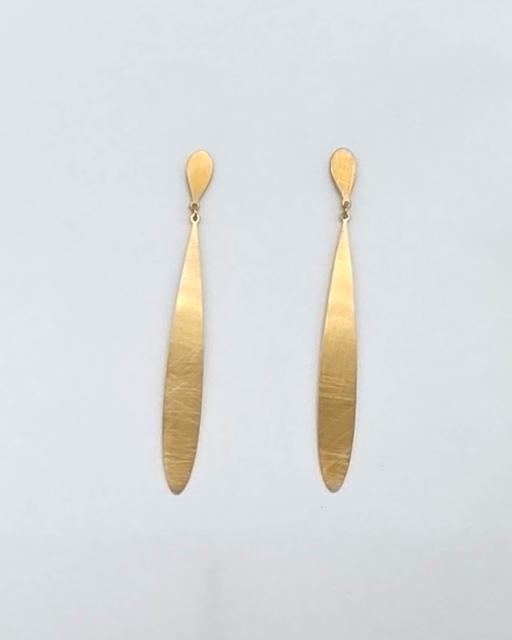 PENDIENTES LARGOS METALIZADOS LÁGRIMA- ACERO INOXIDABLE