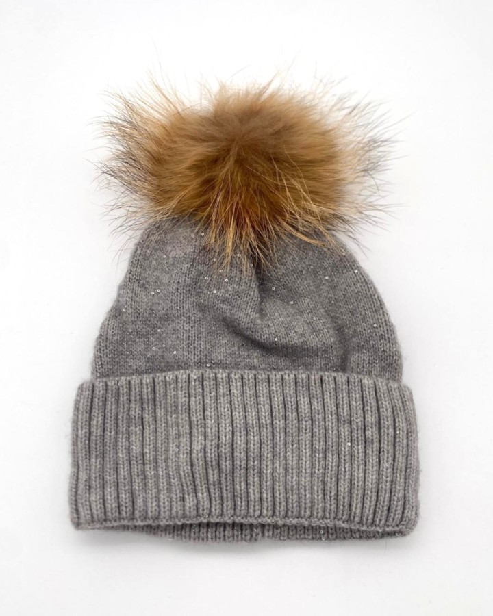 GORRO DE PUNTO CON BRILLANTES