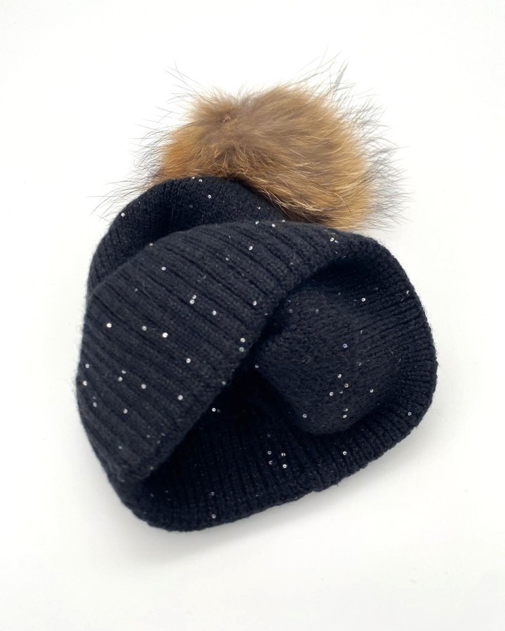 GORRO DE PUNTO CON BRILLANTES
