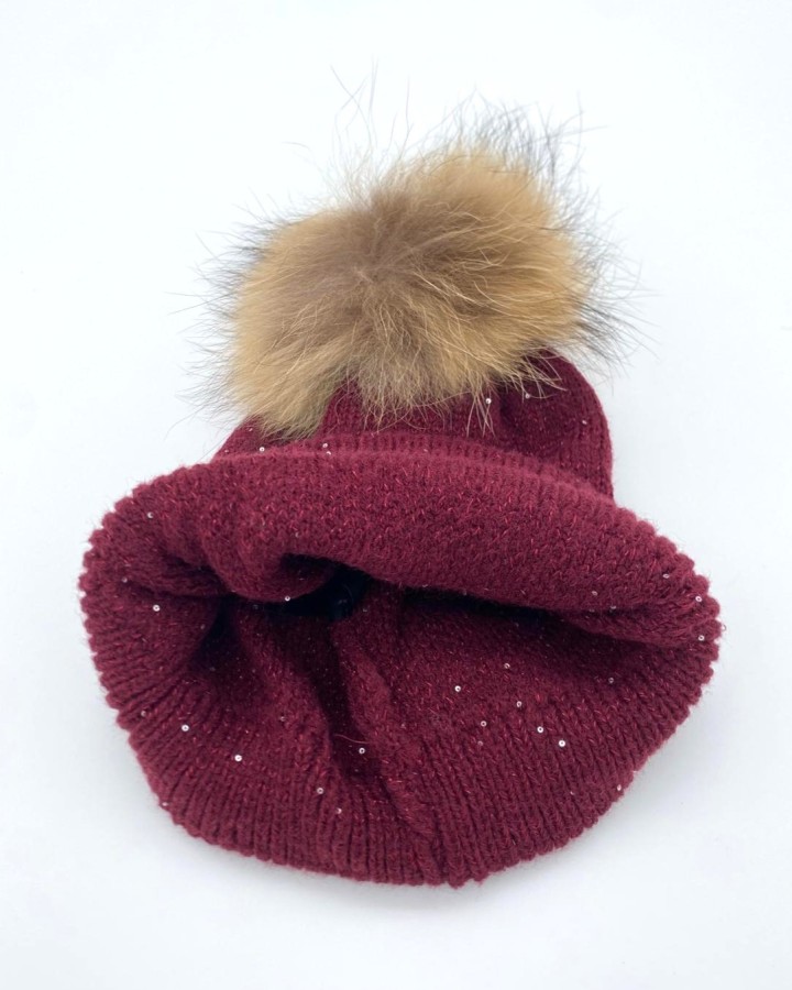 GORRO DE PUNTO CON BRILLANTES