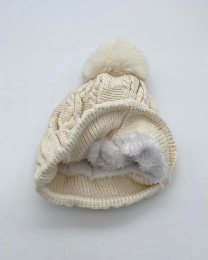 GORRO DE PUNTO TRENZADO