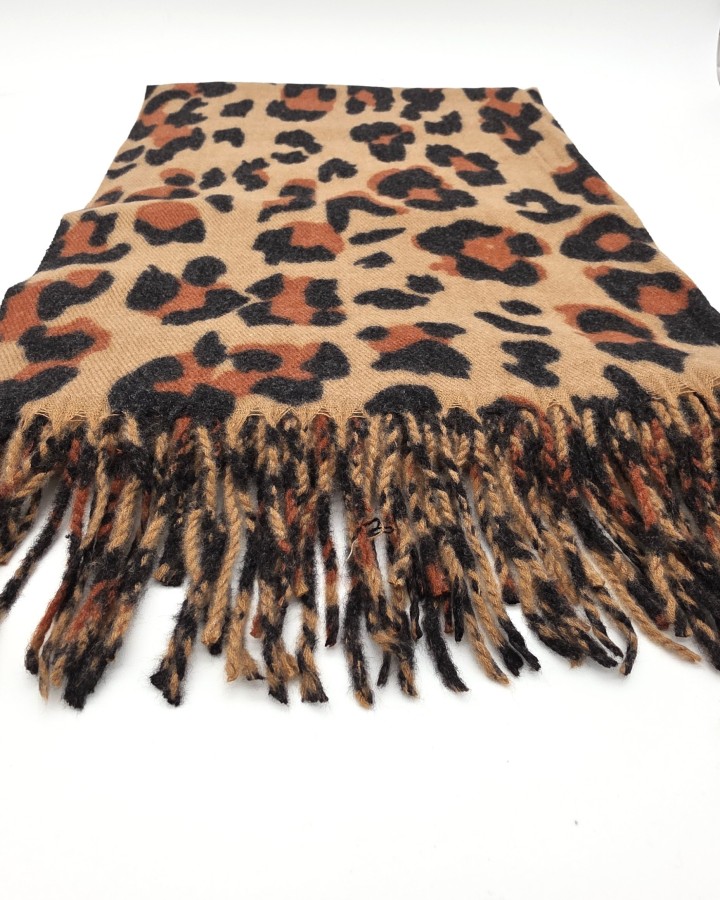 BUFANDA ANIMAL PRINT CON FLECOS