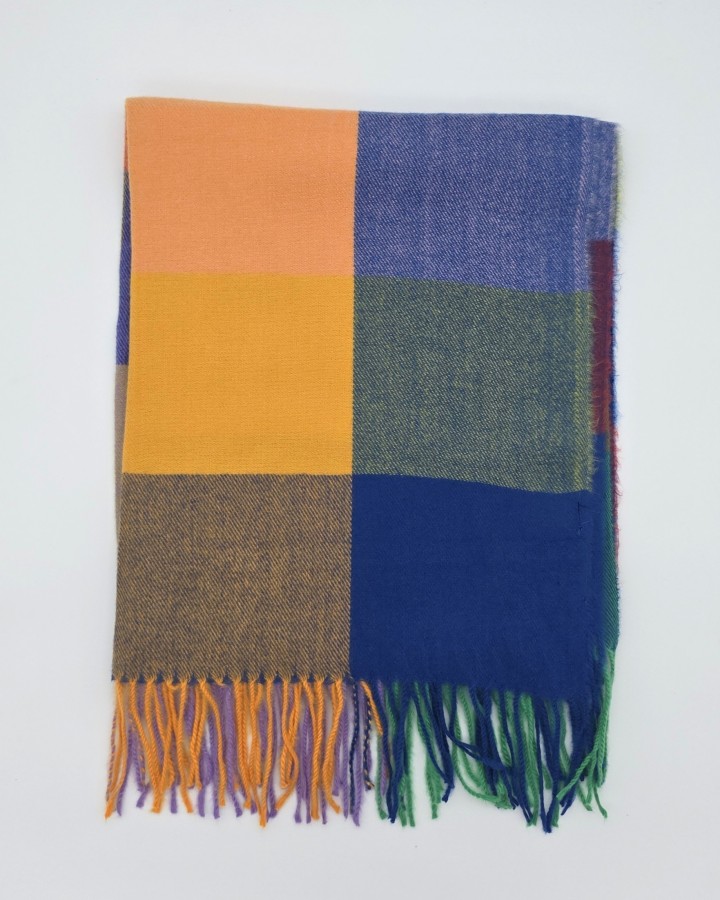 BUFANDA CUADROS MULTICOLOR CON FLECOS