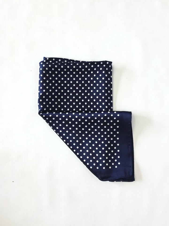 PAÑUELO CUADRADO TOPOS