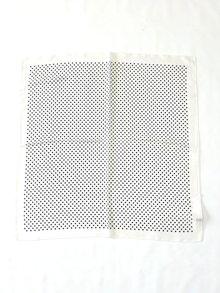 PAÑUELO CUADRADO TOPOS