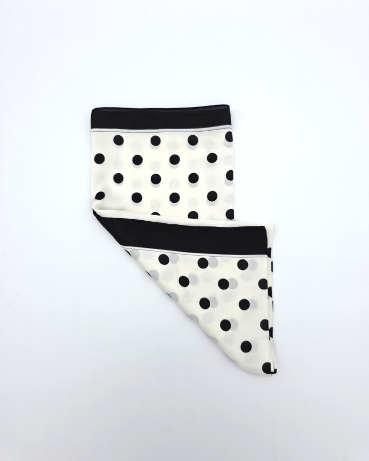 PAÑUELO CUADRADO TOPOS