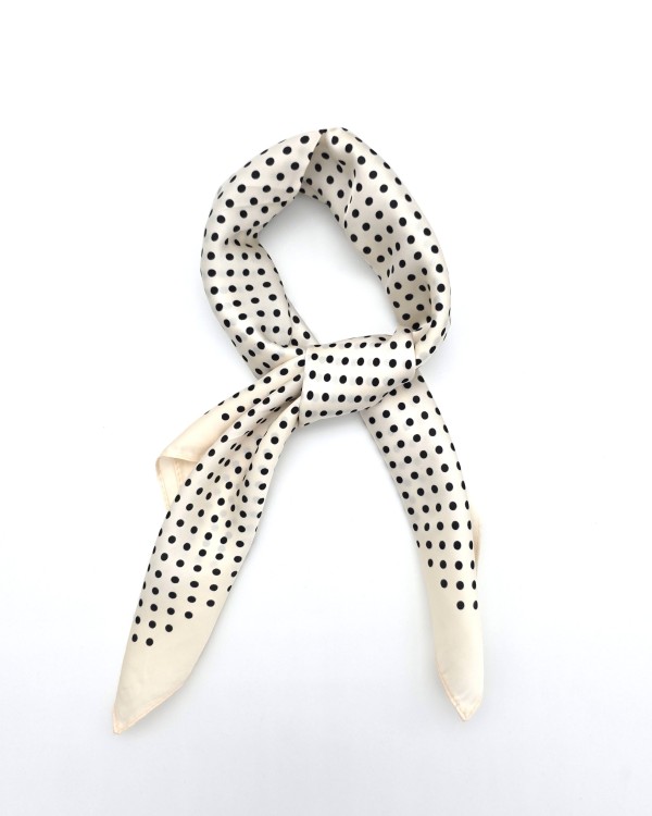 PAÑUELO CUADRADO TOPOS