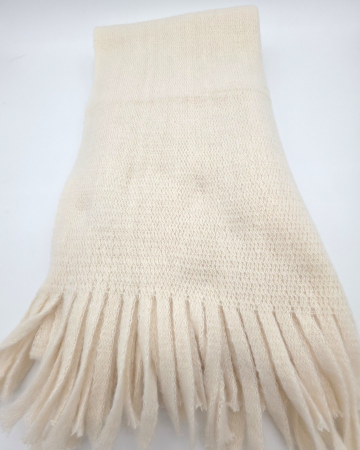 BUFANDA LISA DE MEZCLA DE LANA CON FLECOS