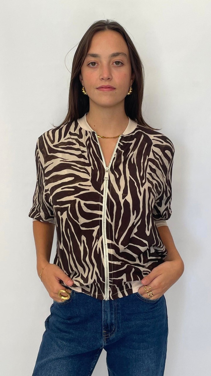 CHAQUETA BOMBER ESTAMPADA