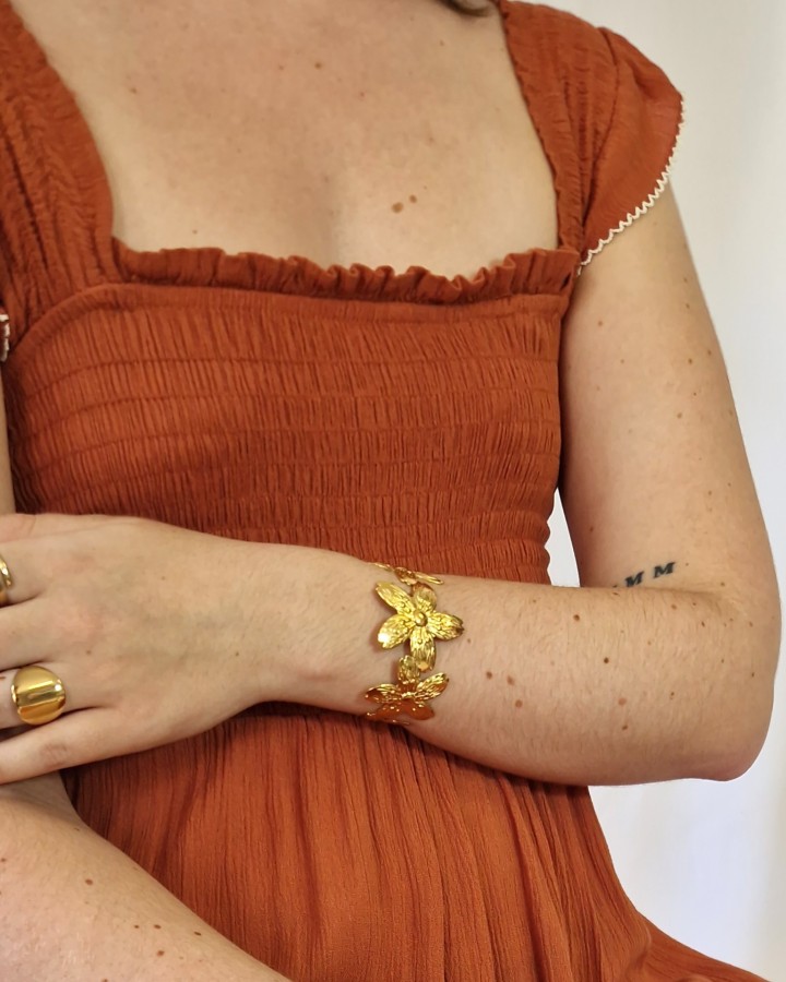 PULSERA RÍGIDA AJUSTABLE FLOR - ACERO INOXIDABLE