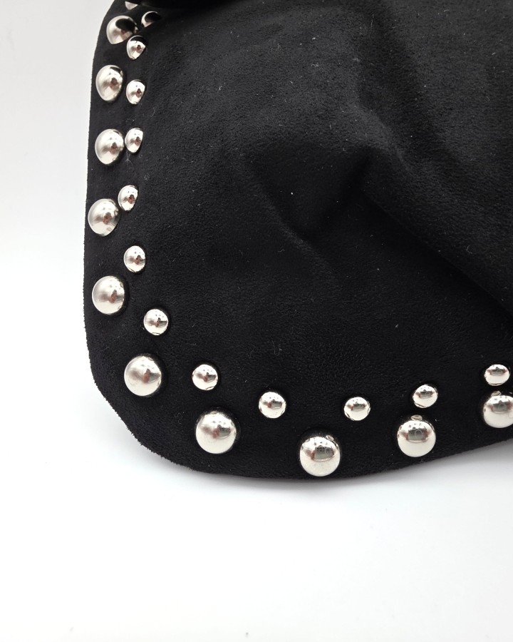 BOLSO DE HOMBRO EFECTO PIEL CON TACHUELAS