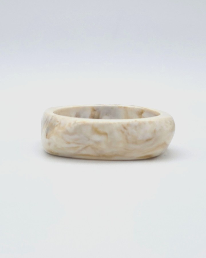 PULSERA RÍGIDA CON EFECTO AMARMOLADO