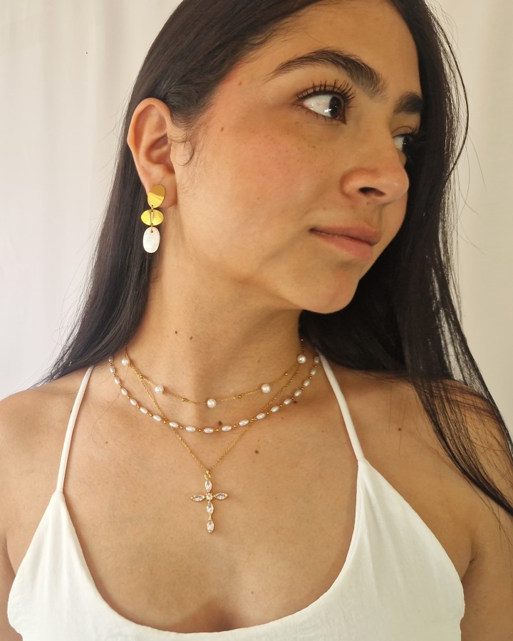 COLLAR CADENA FINA CON PERLAS ALARGADAS - ACERO INOXIDABLE