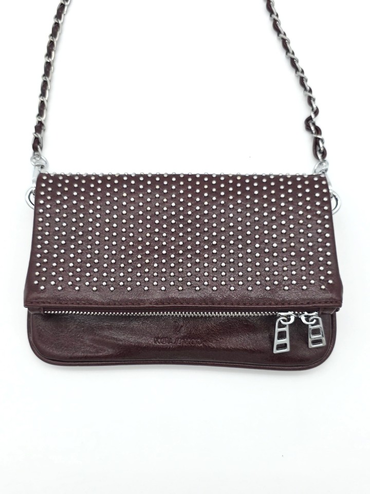 BOLSO TIPO MONEDERO CON TACHUELAS